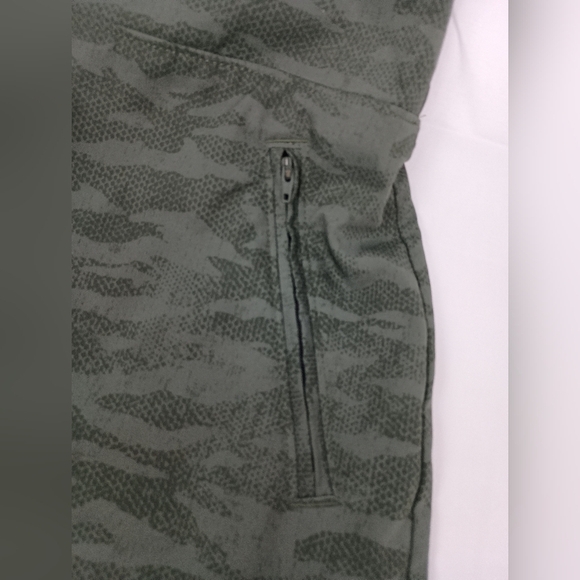 2/$30 ORVIS Green Camouflage Skort (#491) - Picture 2 of 7